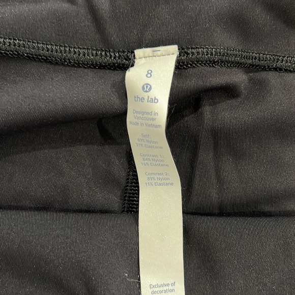 Lululemon Sendal Jacket size 8 New & black leggings, worn once Size 8 - Picture 8 of 13